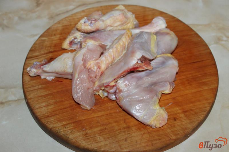 Фото приготовление рецепта: Тушеная курица с лимоном шаг №1