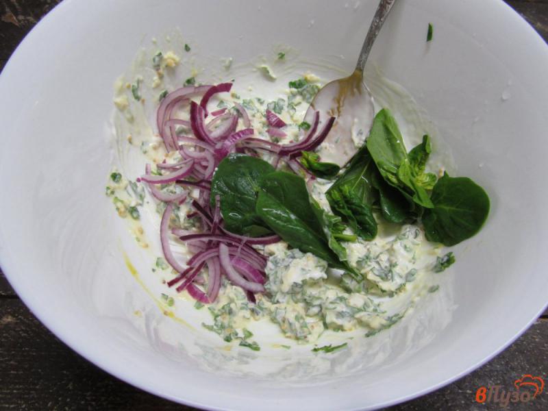 Фото приготовление рецепта: Салат с горчично-сырной заправкой шаг №3