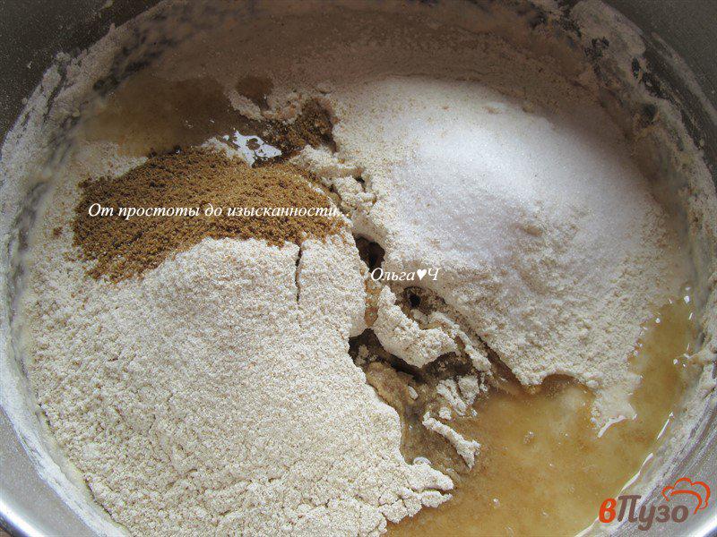 Фото приготовление рецепта: Цельнозерновой хлеб с овсяной мукой и тмином шаг №3