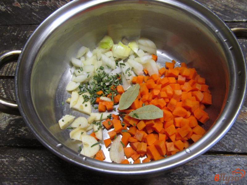 Фото приготовление рецепта: Рисовый суп с чечевицей шаг №1