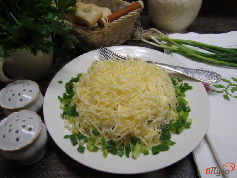 Фото приготовление рецепта: Салат из риса с индейкой и сыром шаг №7