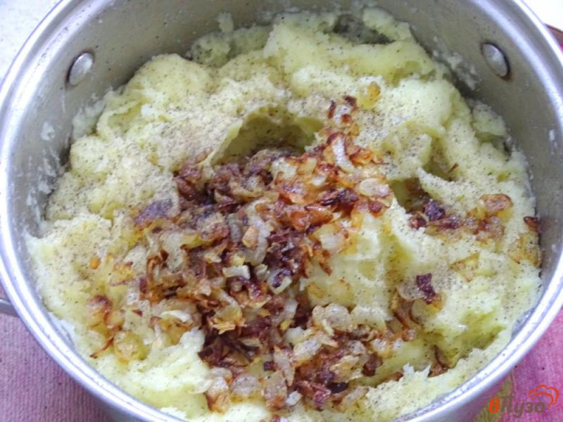 Фото приготовление рецепта: Вареники с квашеной капустой и с картофелем. шаг №3