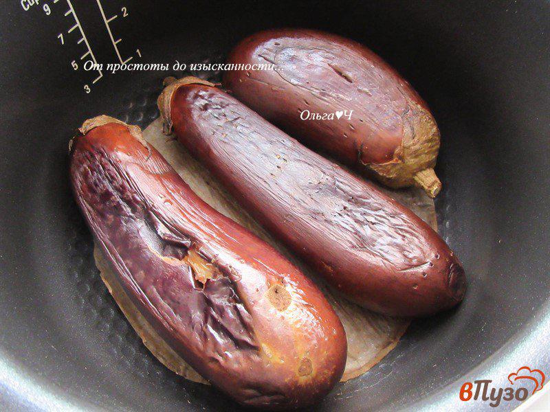 Фото приготовление рецепта: Острая закуска из баклажан (без масла) шаг №2