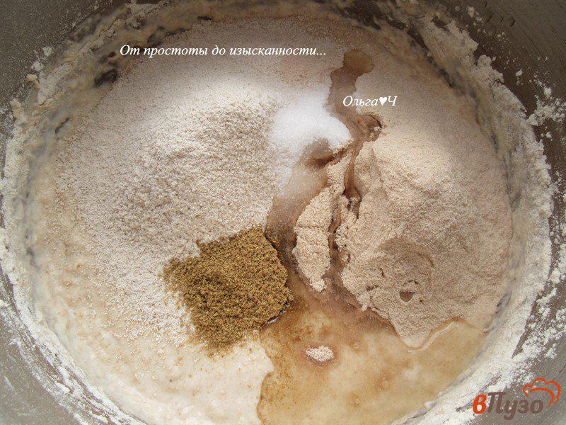 Фото приготовление рецепта: Цельнозерновой гречневый хлеб с овсяной мукой и кориандром шаг №4