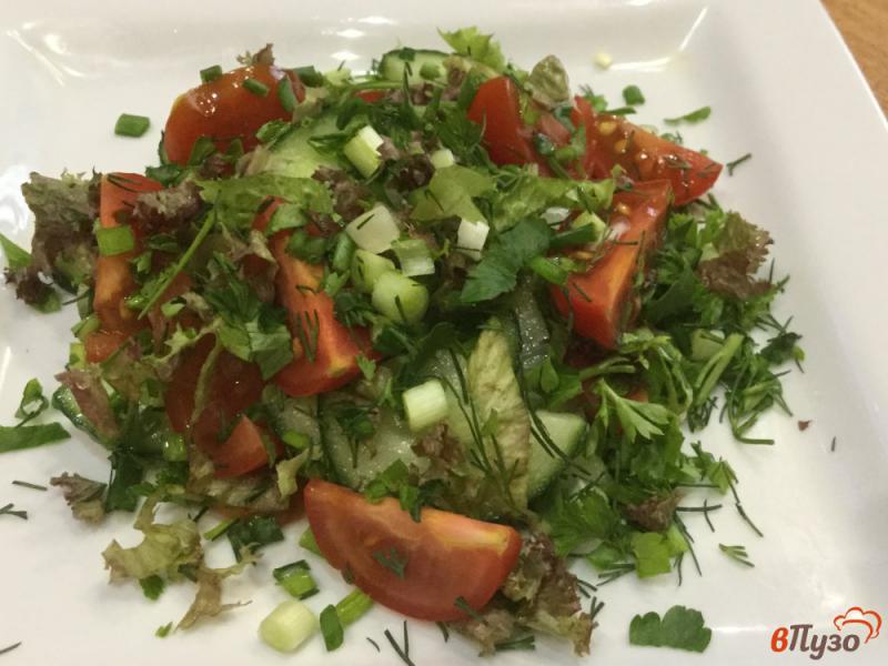 Фото приготовление рецепта: Овощной салат с перепелиными яйцами и пармезаном шаг №5