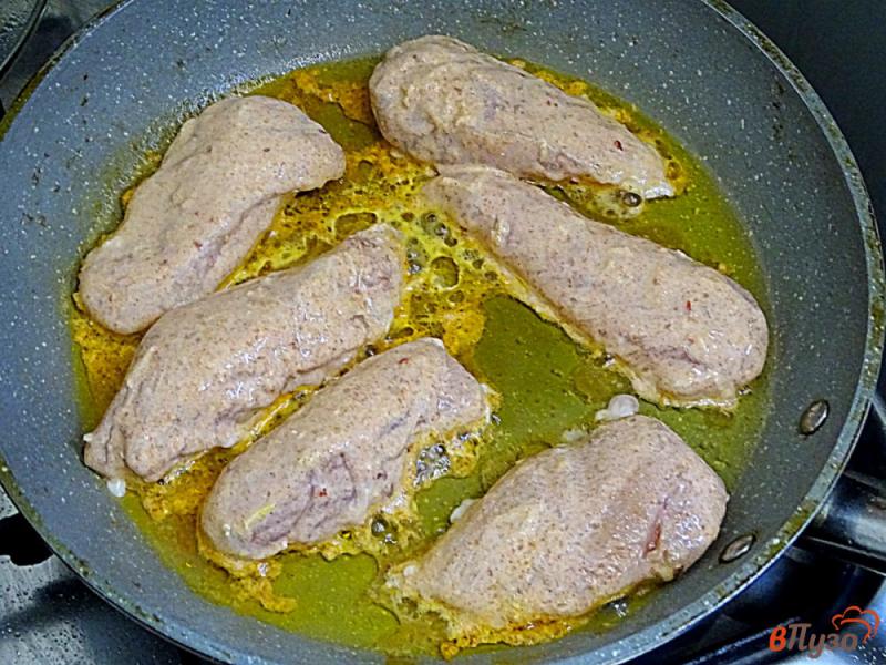 Фото приготовление рецепта: Куриное филе в кефирном маринаде шаг №4
