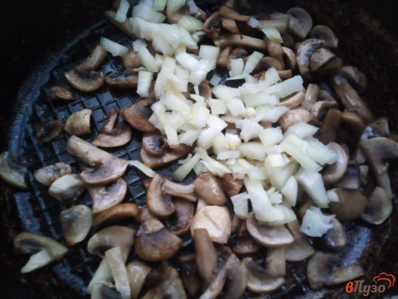 Фото приготовление рецепта: Мясные стожки с грибами шаг №3