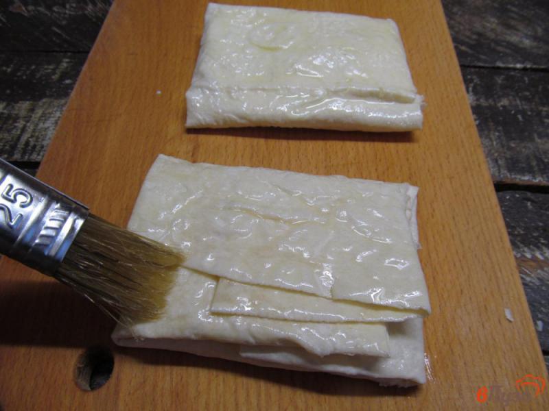 Фото приготовление рецепта: Пирожки из лаваша с творогом и киви шаг №5