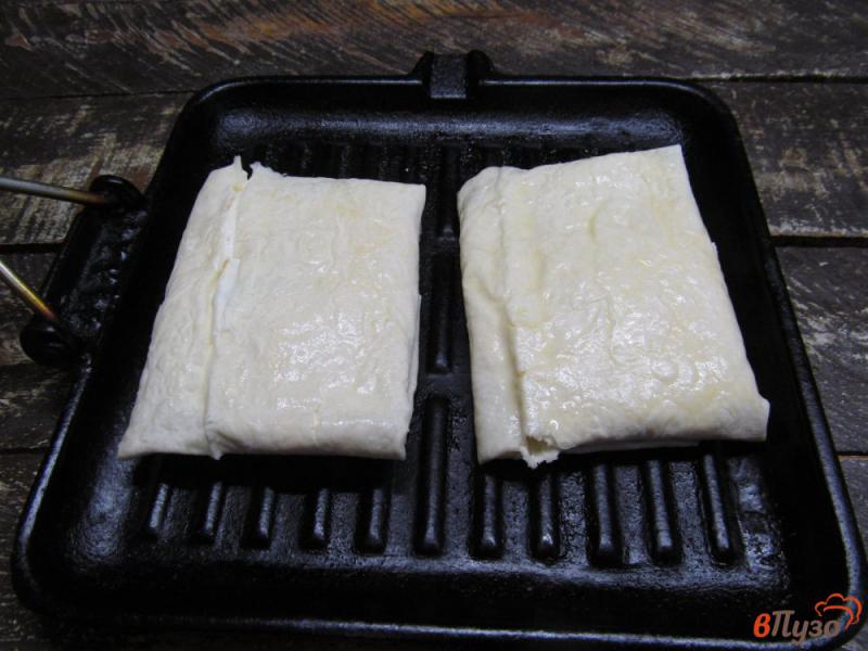 Фото приготовление рецепта: Пирожки из лаваша с творогом и киви шаг №6