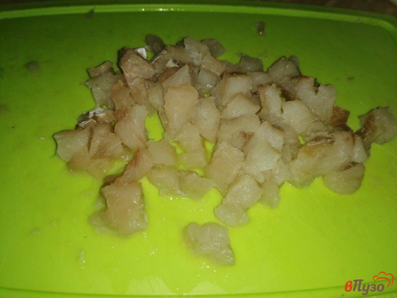 Фото приготовление рецепта: Оладьи из филе минтая с сыром шаг №2
