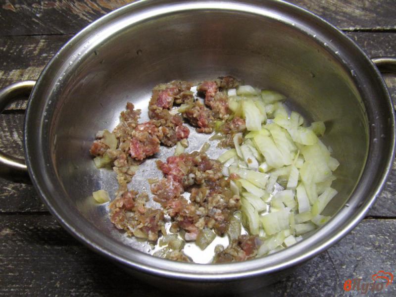 Фото приготовление рецепта: Суп с кукурузной крупой и вешенками шаг №1