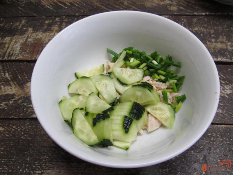 Фото приготовление рецепта: Овощной салат с клюквой и индейкой шаг №3