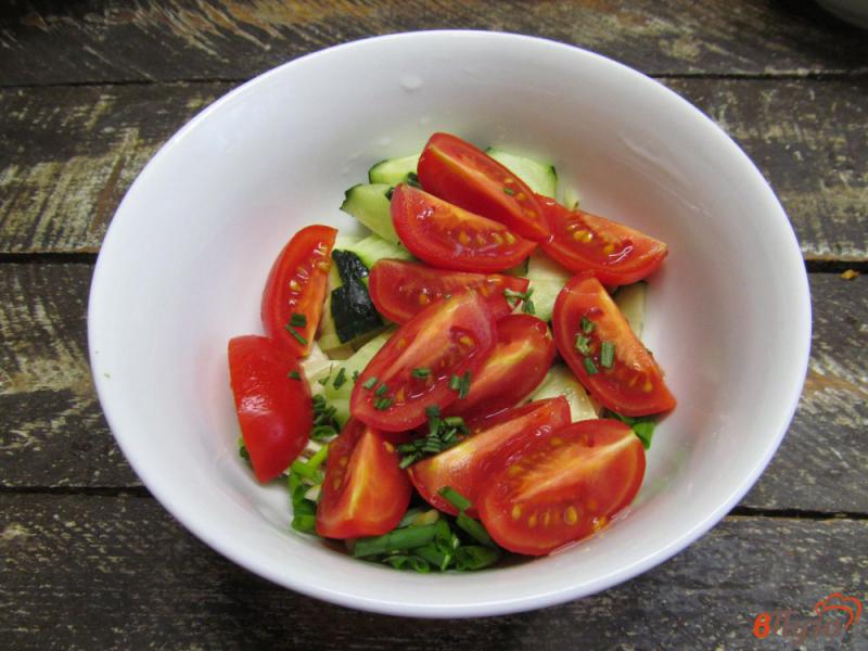 Фото приготовление рецепта: Овощной салат с клюквой и индейкой шаг №4