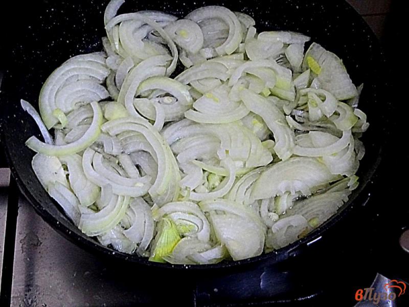 Фото приготовление рецепта: Печёночные колбаски с фаршем и рисом шаг №2