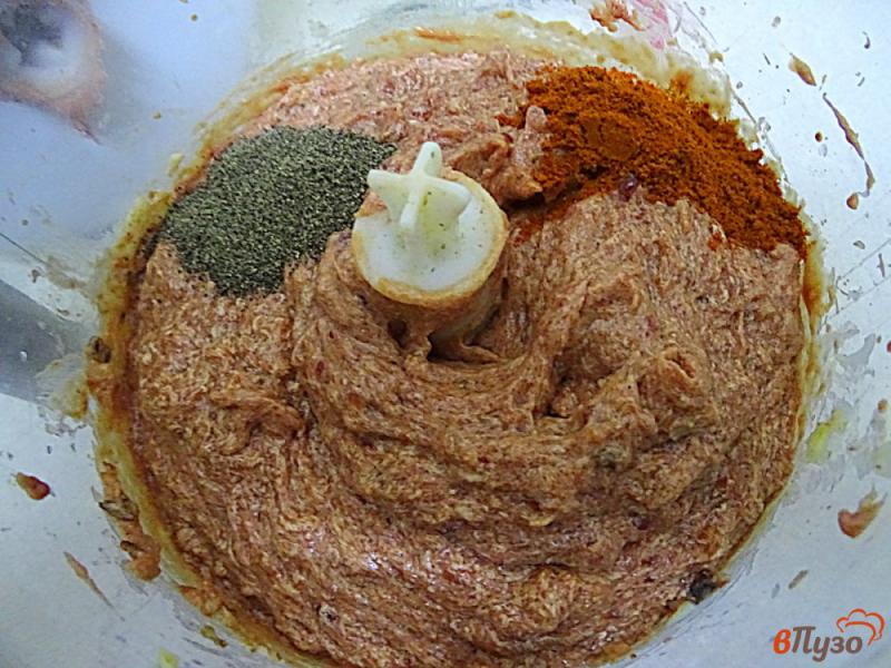 Фото приготовление рецепта: Печёночные колбаски с фаршем и рисом шаг №6