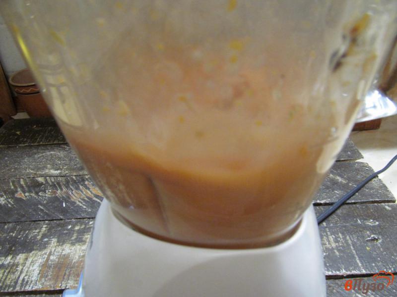 Фото приготовление рецепта: Согревающий чай из облепихи с имбирем и лимоном шаг №4