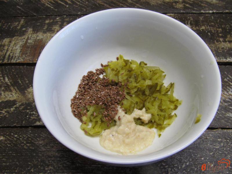 Фото приготовление рецепта: Салат из свеклы с соленым огурцом и хреном шаг №2