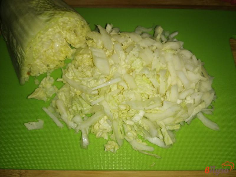 Фото приготовление рецепта: Капустные оладьи с сыром шаг №2