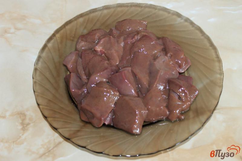 Фото приготовление рецепта: Паштет из свиной печени в мультиварке шаг №1