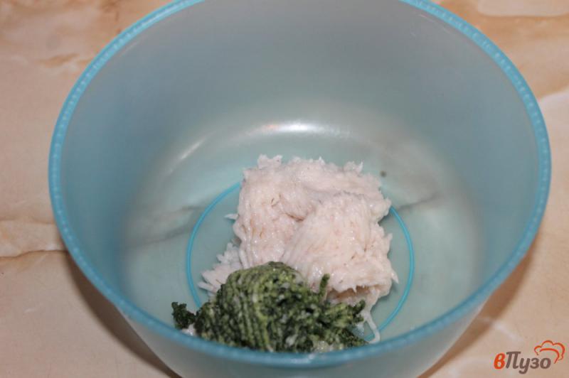 Фото приготовление рецепта: Закусочная намазка из шпика с перцем и зеленью шаг №3