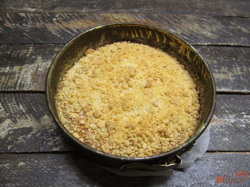 Фото приготовление рецепта: Пирог на песочном тесте с творожной начинкой шаг №8