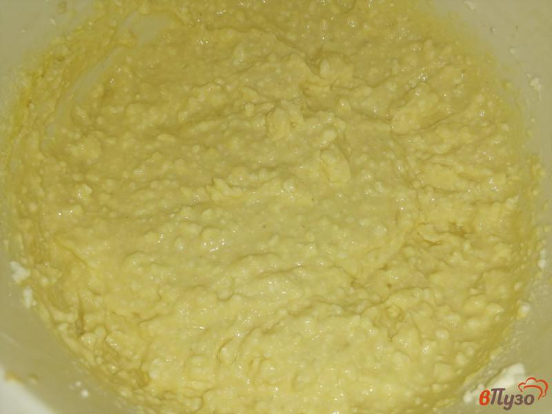 Фото приготовление рецепта: Творожная запеканка с сыром и укропом шаг №4