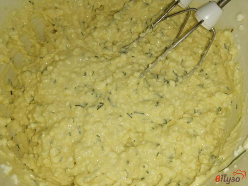 Фото приготовление рецепта: Творожная запеканка с сыром и укропом шаг №6