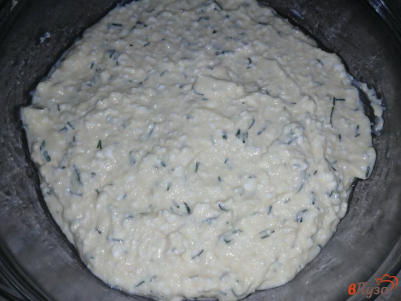 Фото приготовление рецепта: Творожная запеканка с сыром и укропом шаг №7