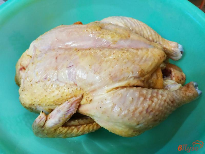Фото приготовление рецепта: Запеченная курица с кефиром в мультиварке шаг №1