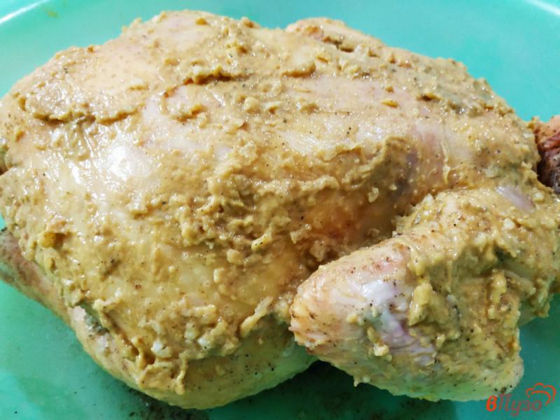 Фото приготовление рецепта: Запеченная курица с кефиром в мультиварке шаг №4