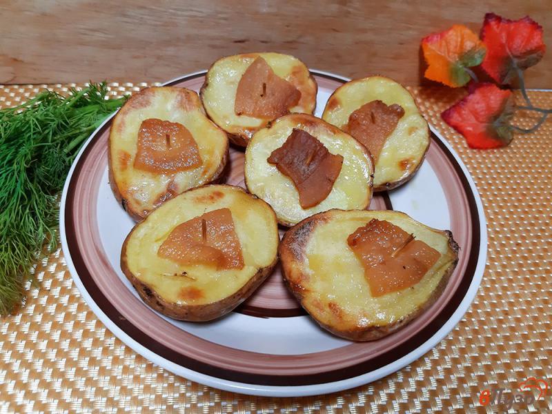 Фото приготовление рецепта: Картофель запеченный с салом шаг №6