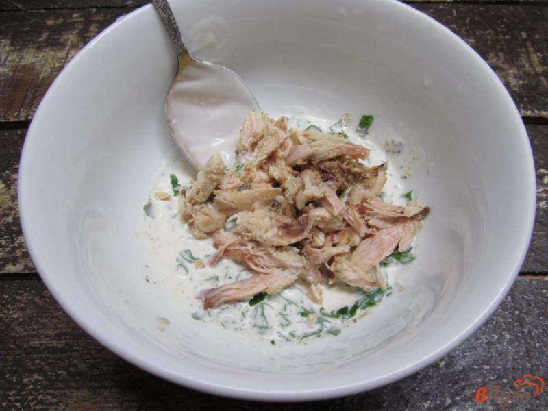 Фото приготовление рецепта: Салат из курицы с мандарином шаг №3