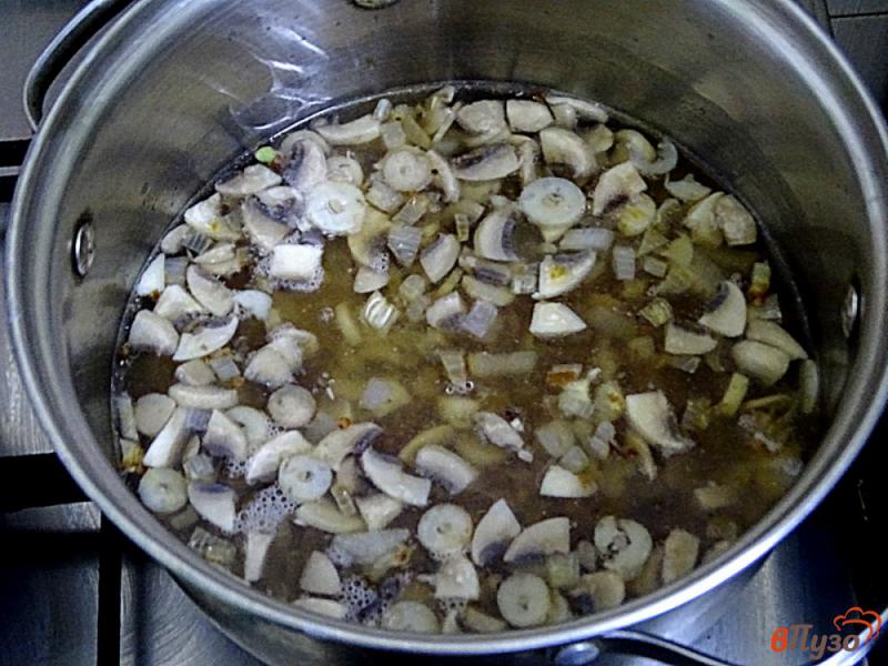 Фото приготовление рецепта: Гречка с грибами шаг №7