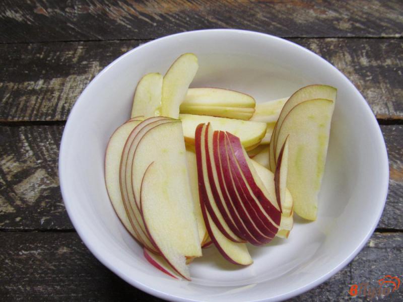Фото приготовление рецепта: Творожный рулет с яблочной начинкой шаг №3