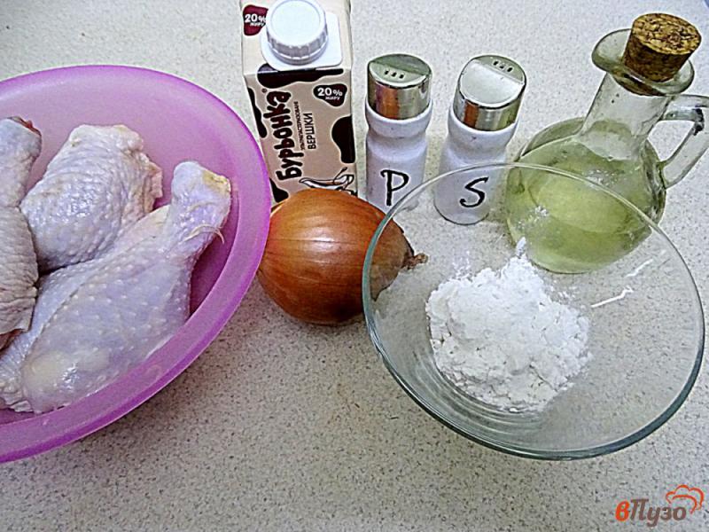 Фото приготовление рецепта: Куриные голени в сливочном соусе шаг №1