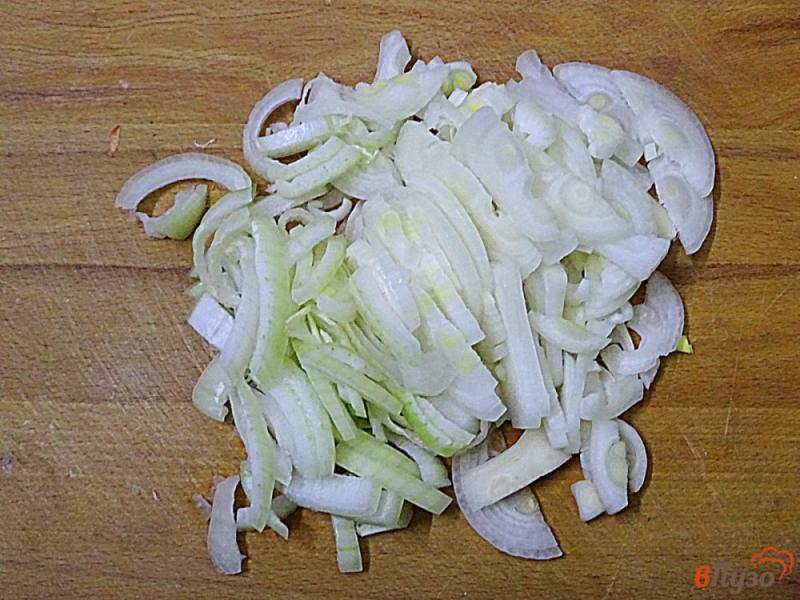 Фото приготовление рецепта: Куриные голени в сливочном соусе шаг №2
