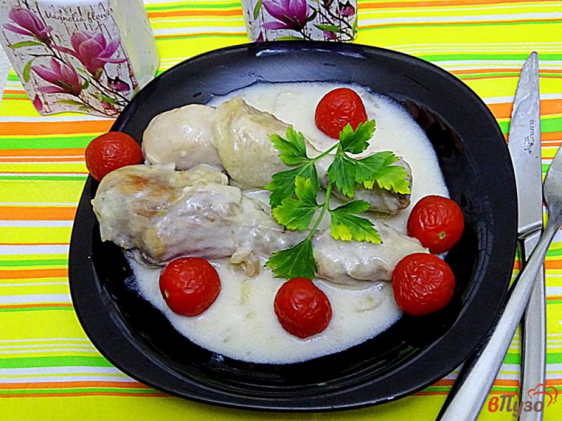 Фото приготовление рецепта: Куриные голени в сливочном соусе шаг №9