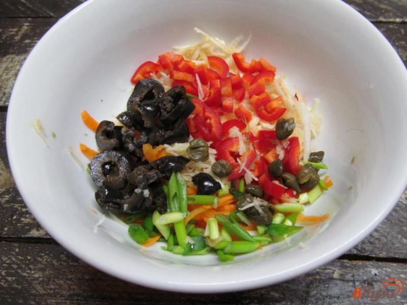 Фото приготовление рецепта: Оливковый салат с цветной капустой шаг №3