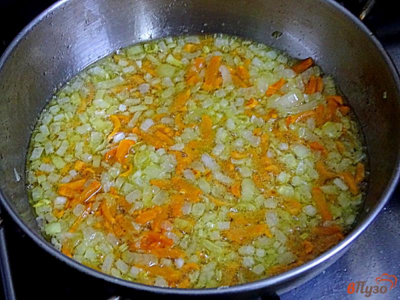 Фото приготовление рецепта: Грибной суп с вермишелью шаг №5