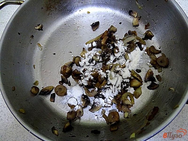 Фото приготовление рецепта: Куриные рулетики с грибами шаг №9