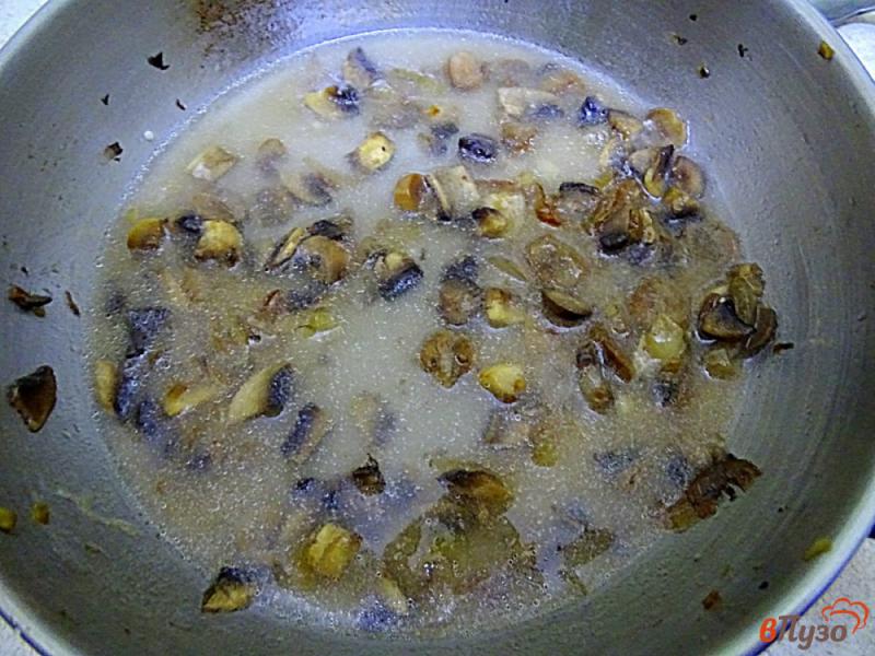 Фото приготовление рецепта: Куриные рулетики с грибами шаг №10