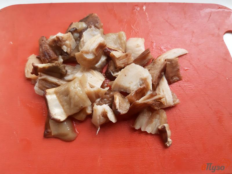 Фото приготовление рецепта: Суп из сушеных белых грибов в мультиварке шаг №5
