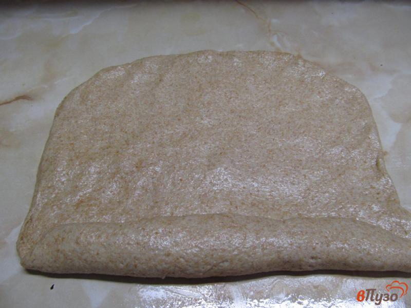 Фото приготовление рецепта: Хлеб цельнозерновой с розмарином и оливковым маслом шаг №6