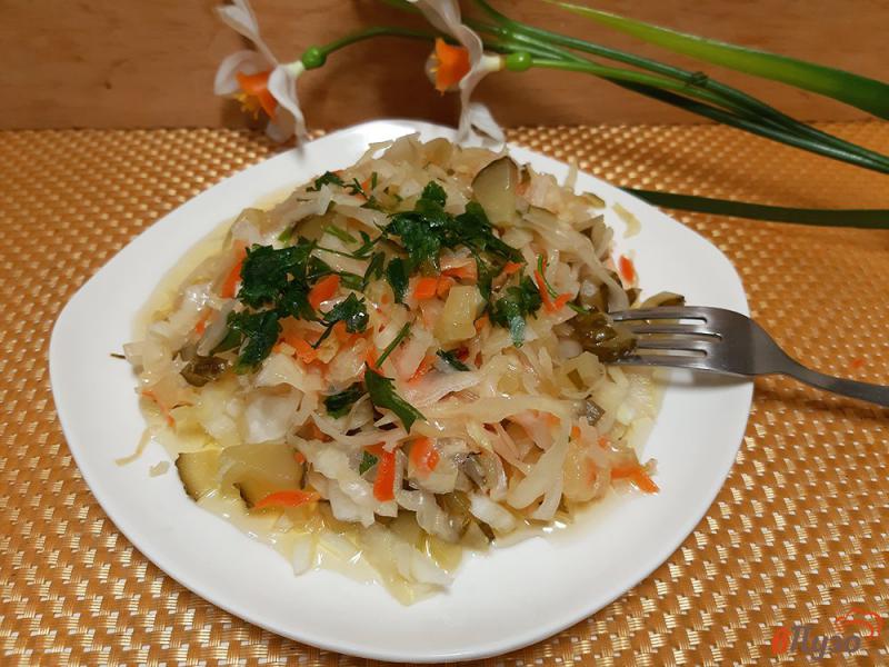 Фото приготовление рецепта: Салат из квашеной капусты шаг №4