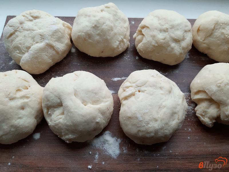 Фото приготовление рецепта: Пирожки жареные с капустой шаг №6