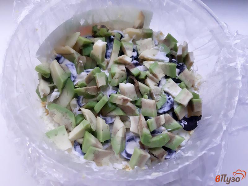 Фото приготовление рецепта: Салат слоеный с мидиями, рисом и нори шаг №9