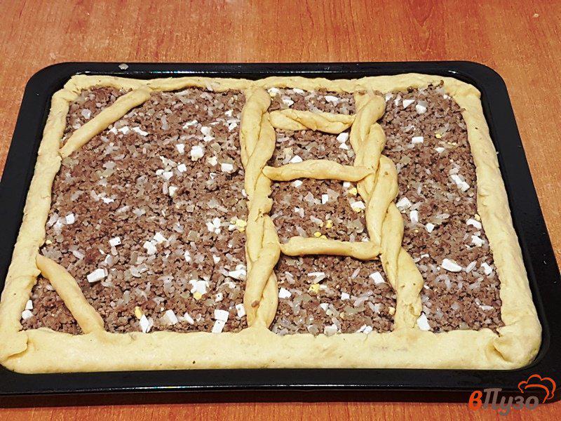 Фото приготовление рецепта: Открытый пирог с мясом шаг №11