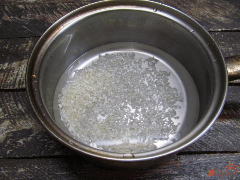 Фото приготовление рецепта: Рисовый пудинг на молоке с яблочной карамелью шаг №1