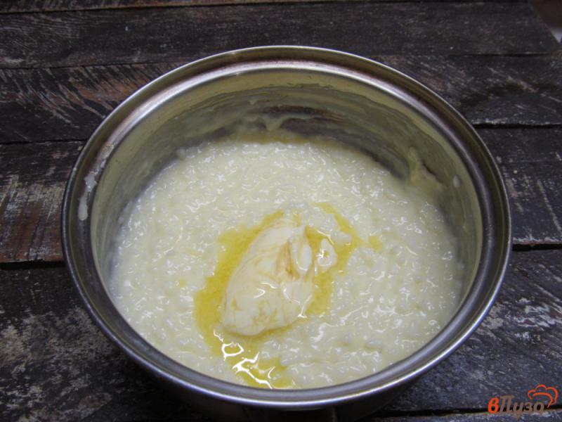 Фото приготовление рецепта: Рисовый пудинг на молоке с яблочной карамелью шаг №6
