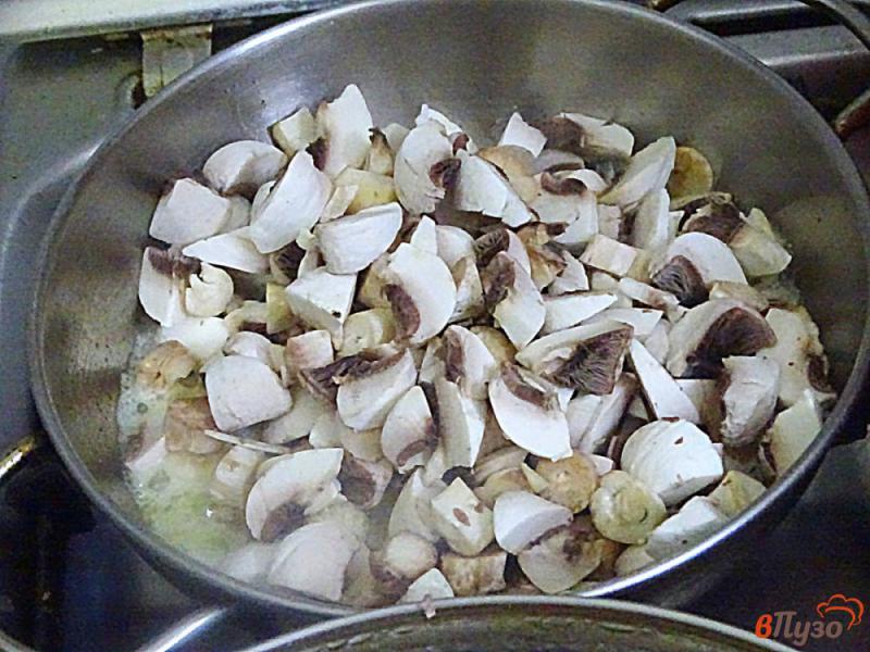 Фото приготовление рецепта: Паштет из куриной печени с грибами, диетический шаг №2